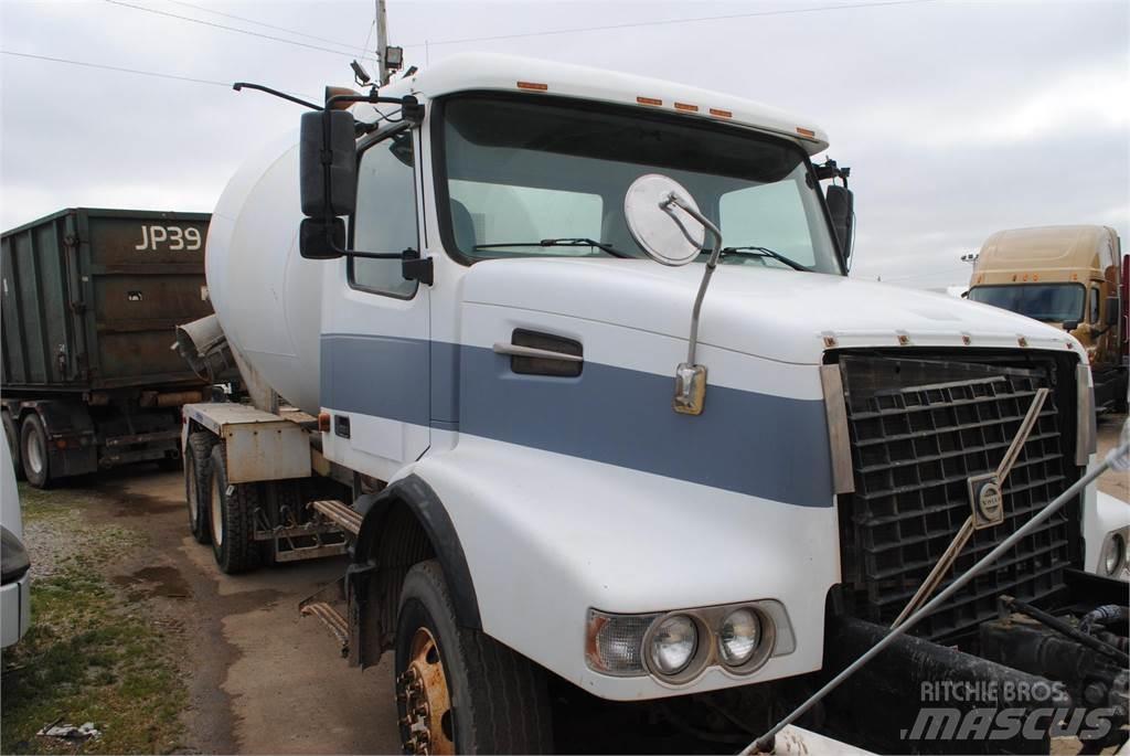 Volvo VHD64B200 Betonmixers en pompen