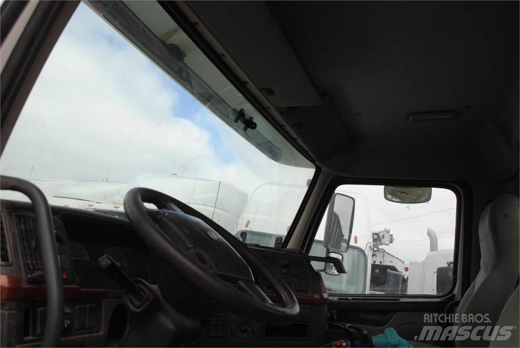 Volvo VHD64B200 Betonmixers en pompen