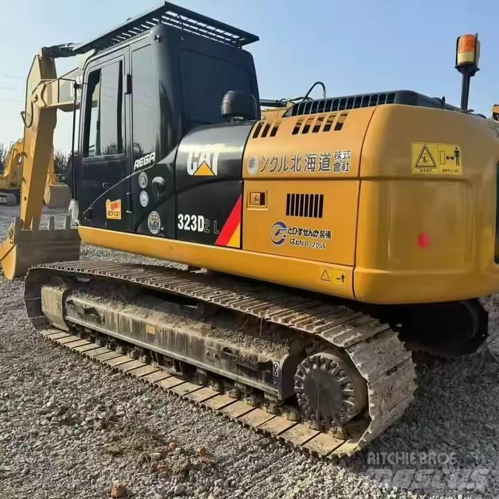 CAT CAT323D2L Rupsgraafmachines