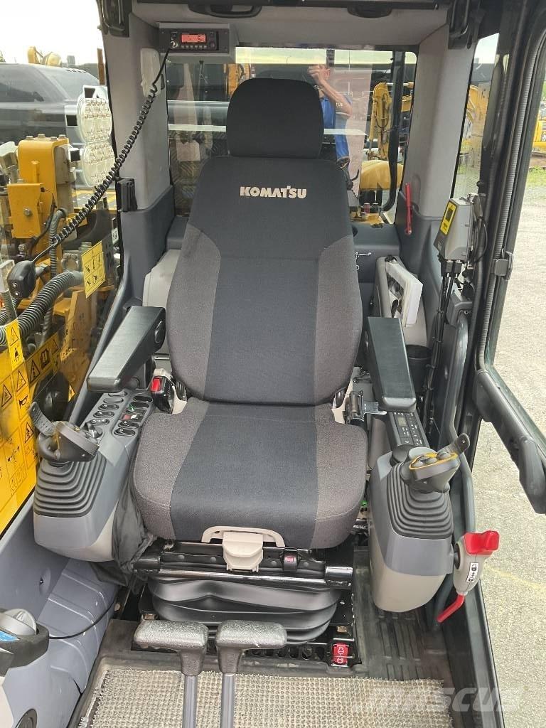 Komatsu PC240LC-11 Rupsgraafmachines