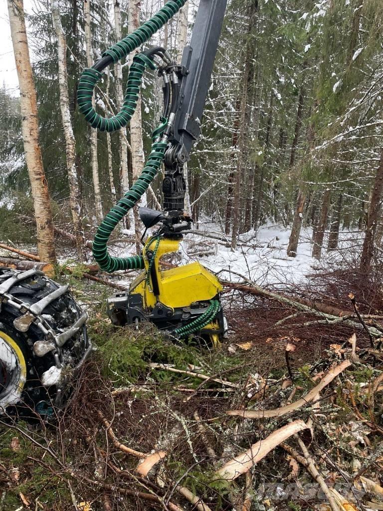John Deere 1070 G Harvesters