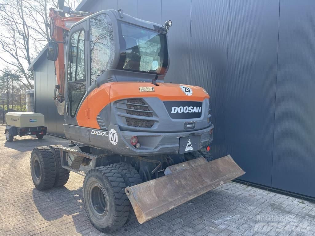 Doosan DX57W Wielgraafmachines