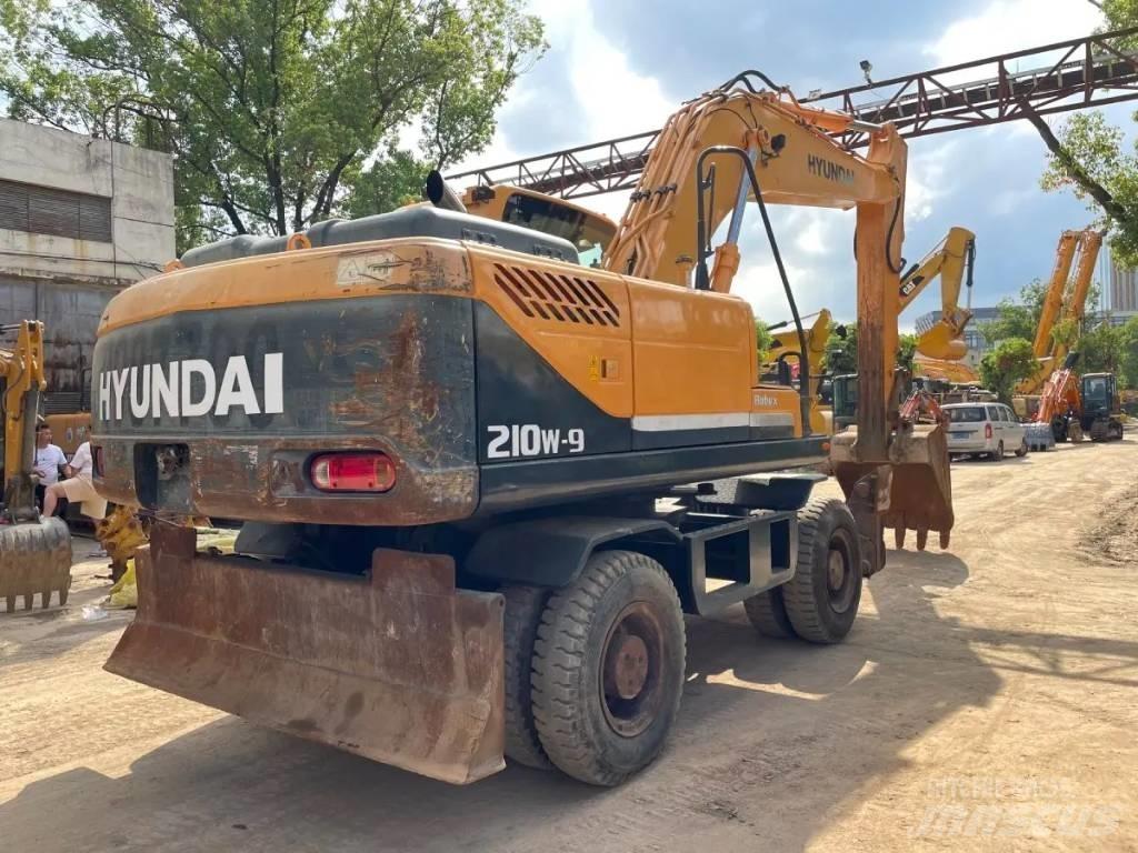 Hyundai R210W-9 Wielgraafmachines
