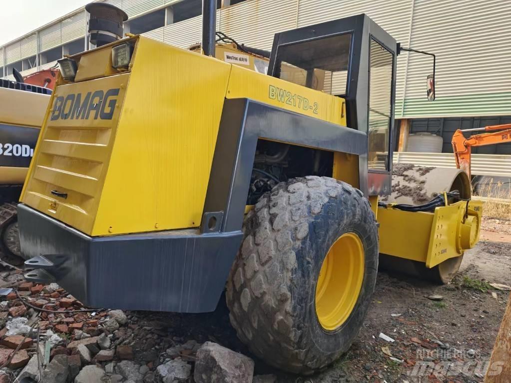 Bomag BW 217 Trilrolwalsen