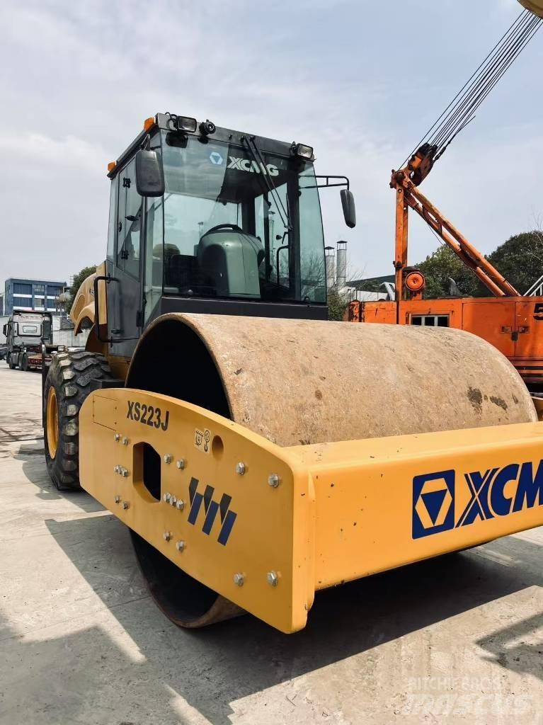 XCMG XS 223 J Trilrolwalsen