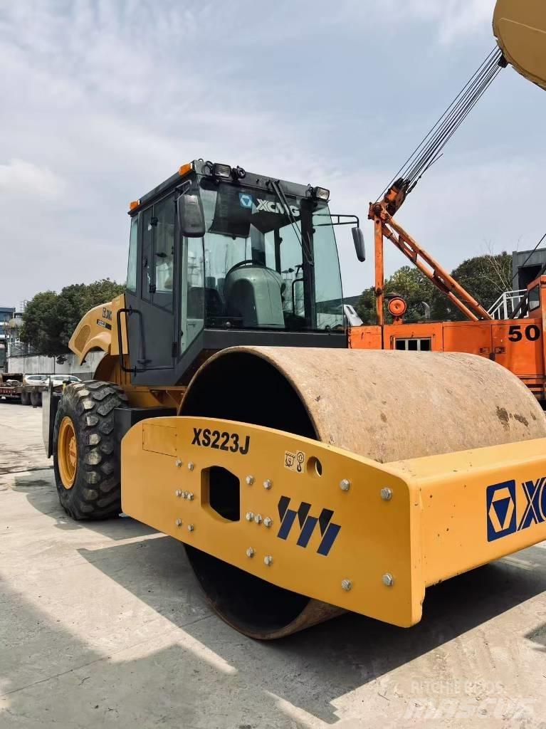 XCMG XS 223 J Trilrolwalsen