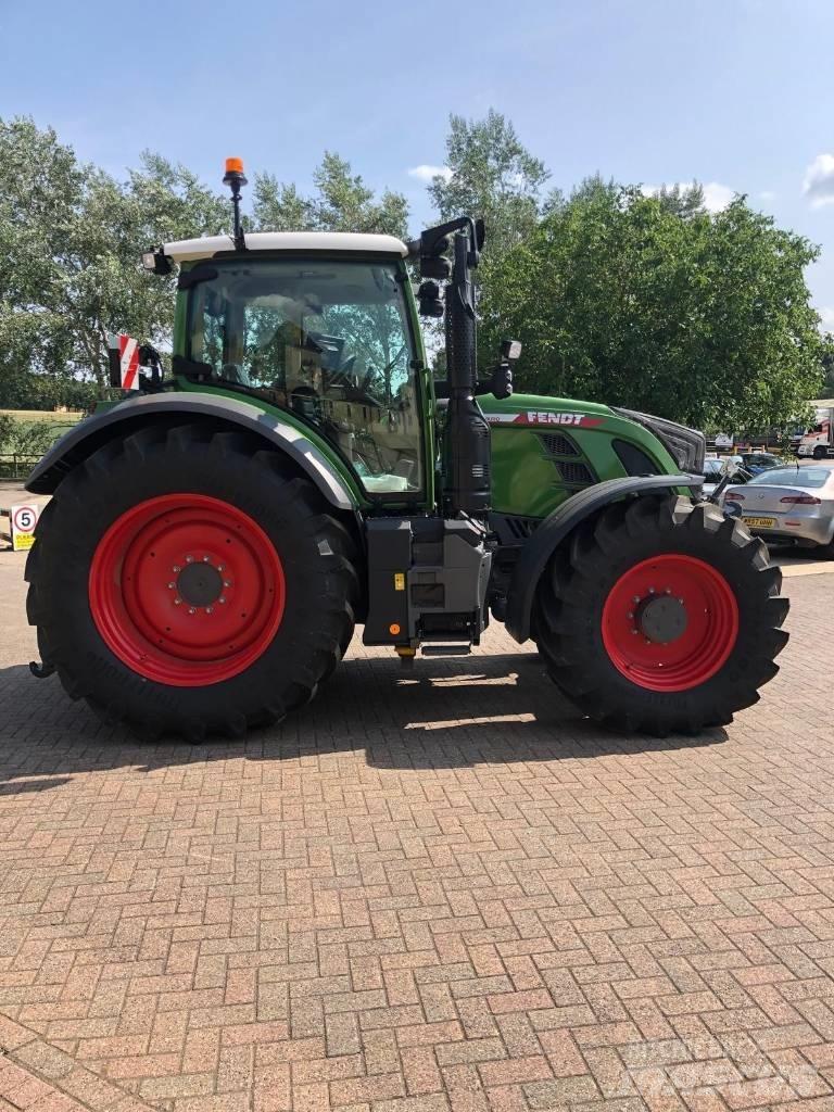 Fendt 718 Vario Tractoren