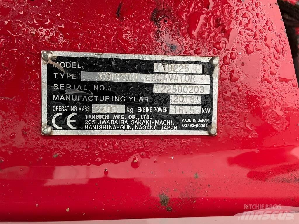 Takeuchi TB 225 Minigraafmachines < 7t
