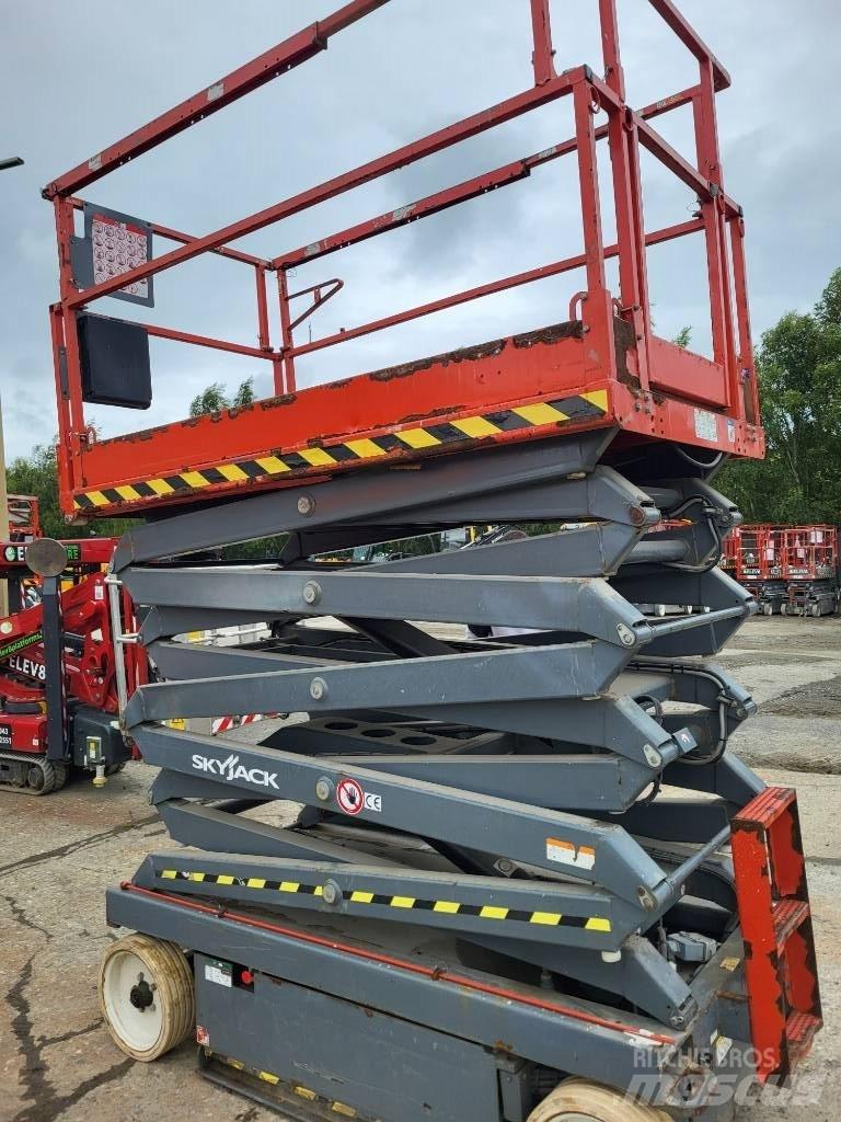 SkyJack 46/32 Schaarhoogwerkers