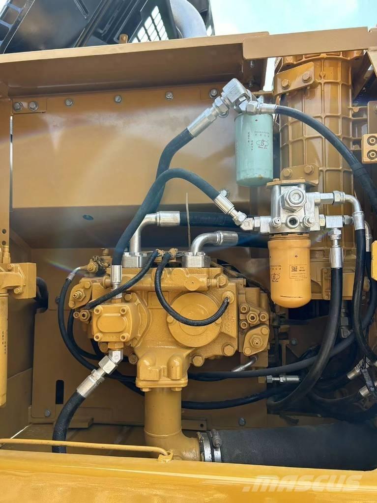 CAT 320 D Rupsgraafmachines