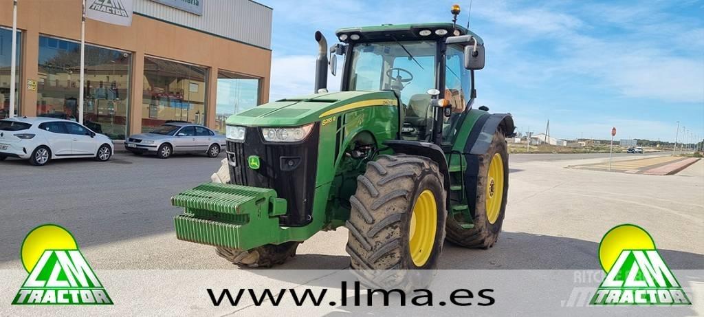 John Deere 8285 R Tractoren