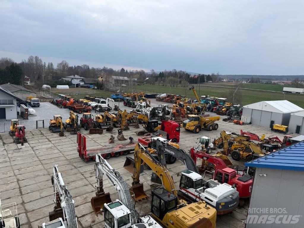 Komatsu PW148-10 Wielgraafmachines
