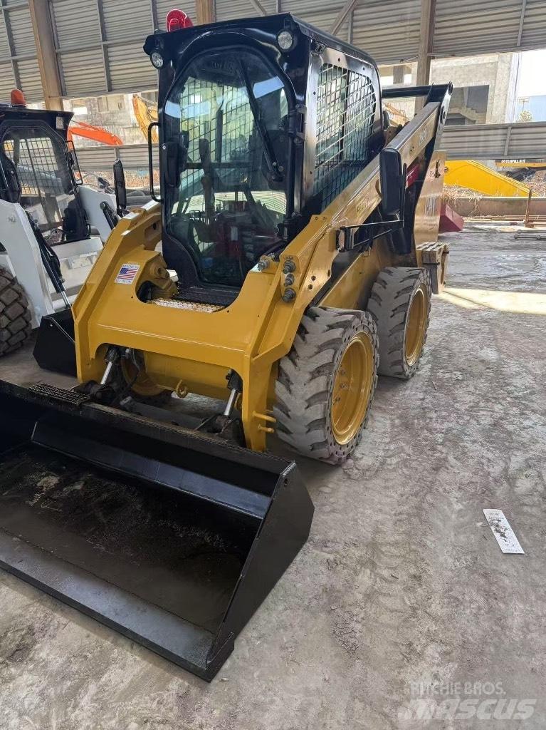 CAT 262 D Schrankladers