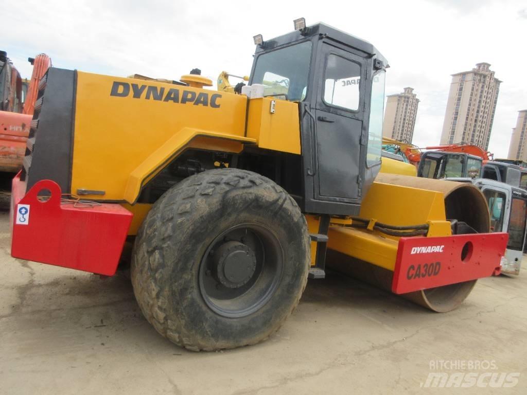 Dynapac CA 30 D Trilrolwalsen