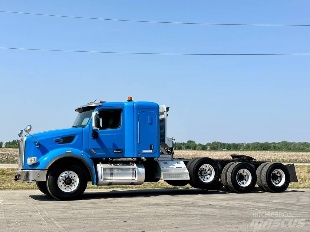 Peterbilt 567 Trekkers