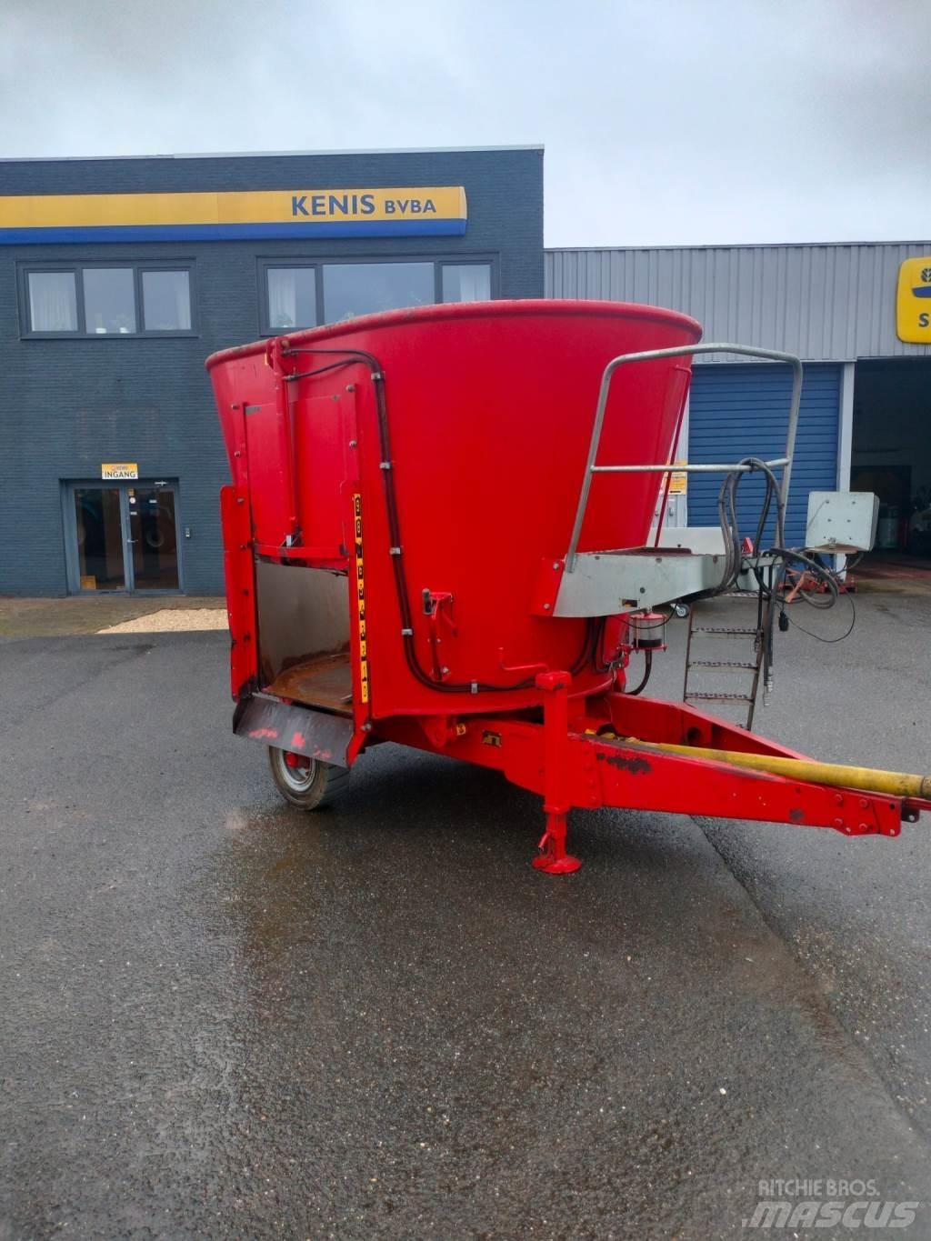 Peecon 8M³ Mengvoedermachines
