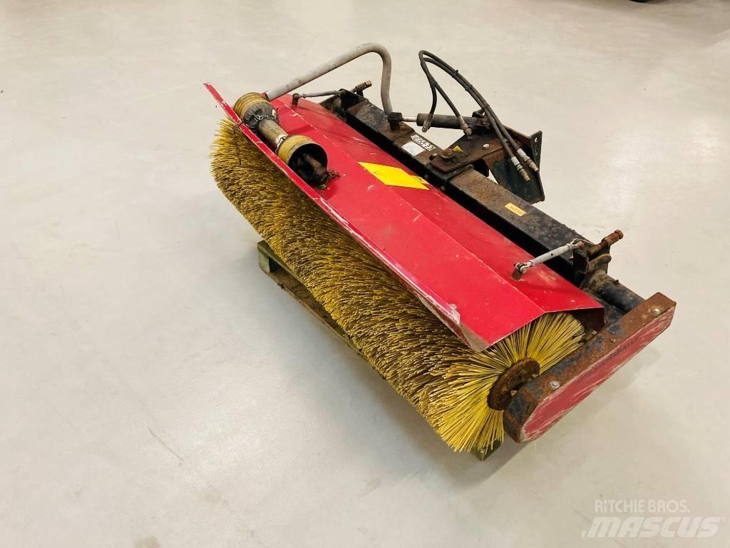 GMR Kost 150 cm Veegmachines