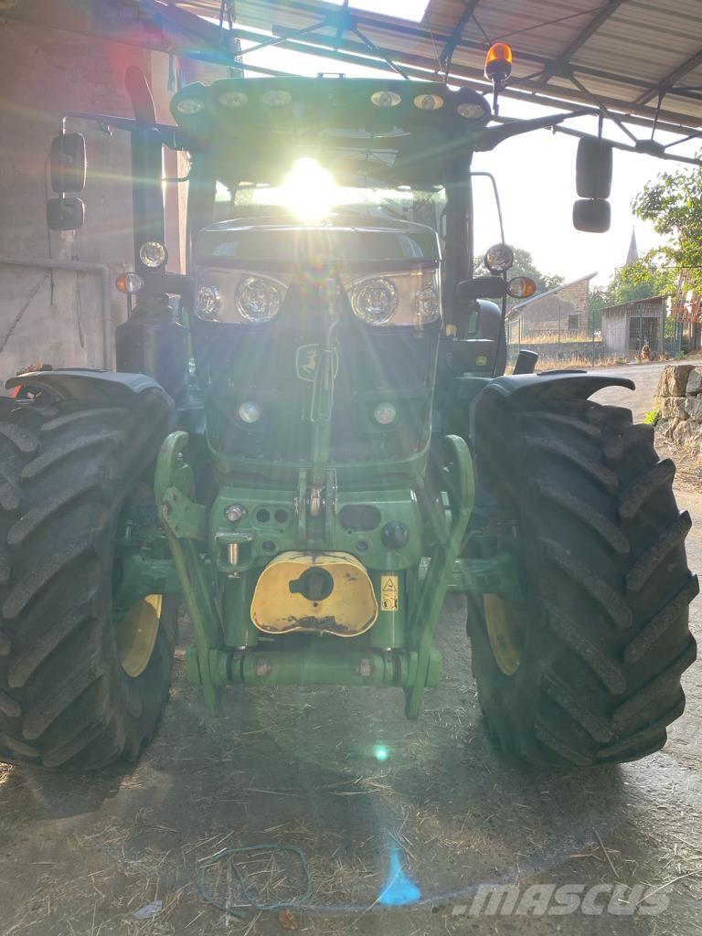 John Deere 6155R Tractoren