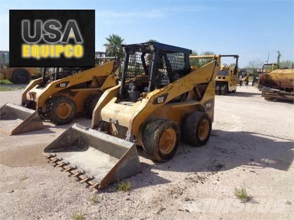 CAT 252B3 Schrankladers