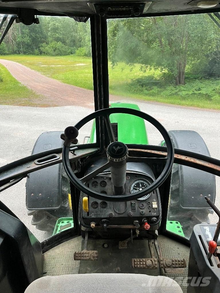 John Deere 4240 S Tractoren
