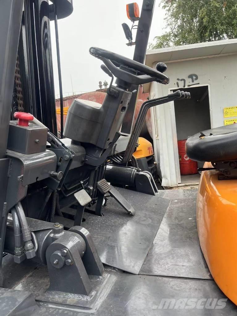 TCM FD 100 Diesel heftrucks