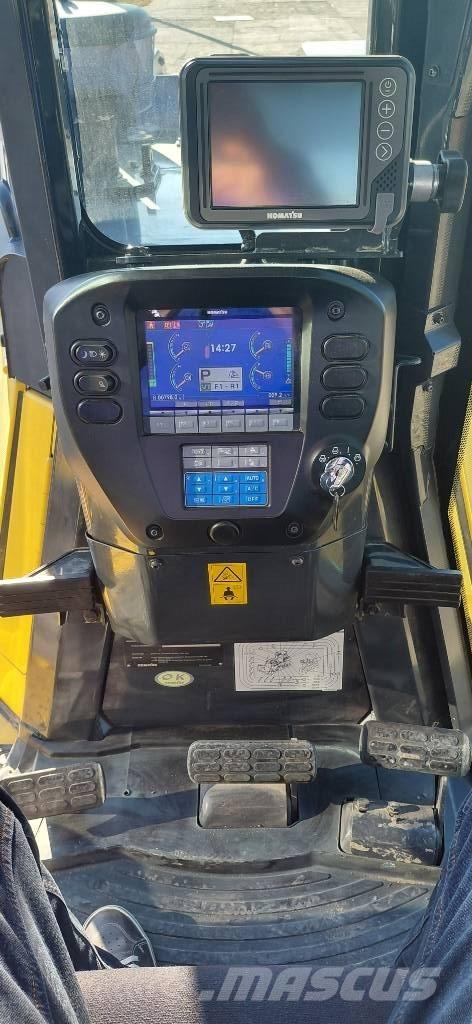 Komatsu D65EXi Rupsdozers