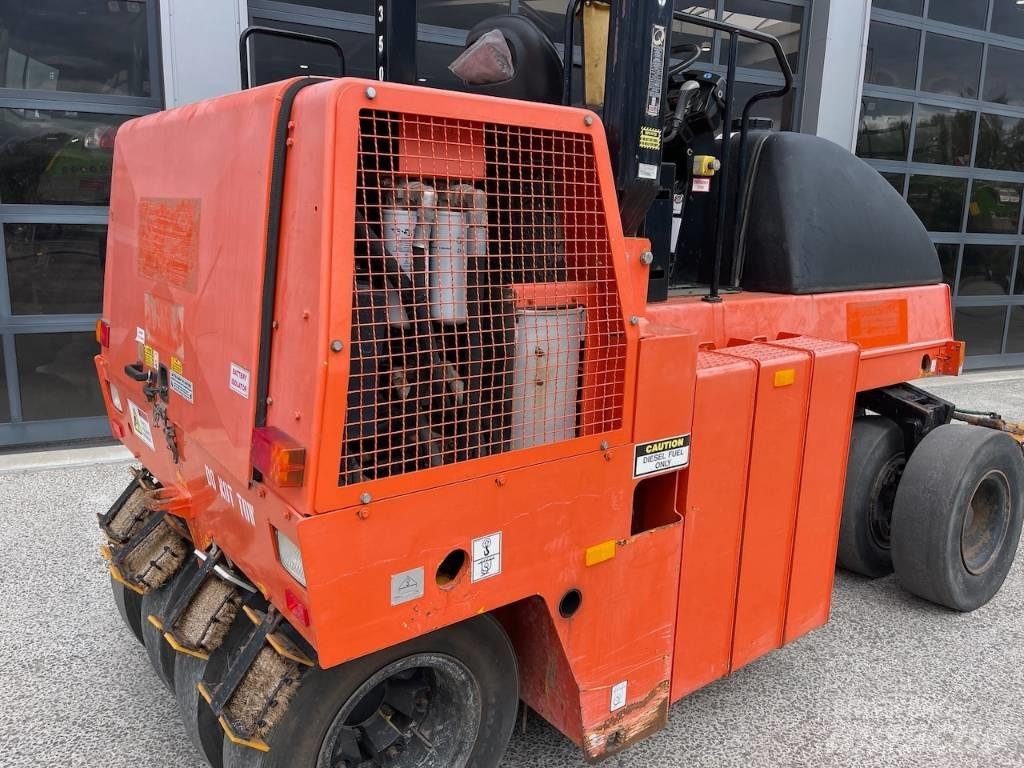 Dynapac CP 142 Bandenwalsen