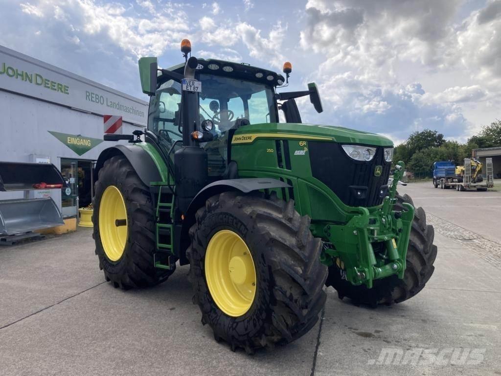 John Deere 6R 250 Tractoren