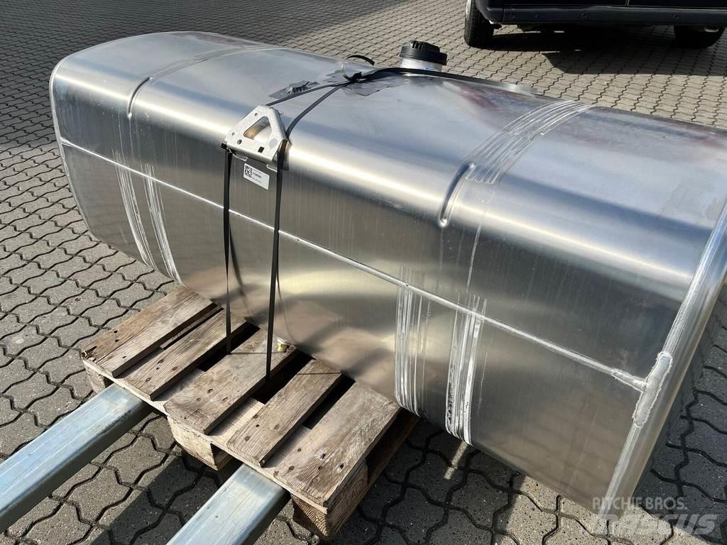 DAF XG Brandstof-en toegevoegde tanks