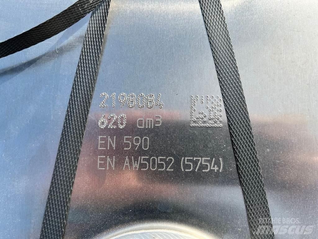 DAF XG Brandstof-en toegevoegde tanks