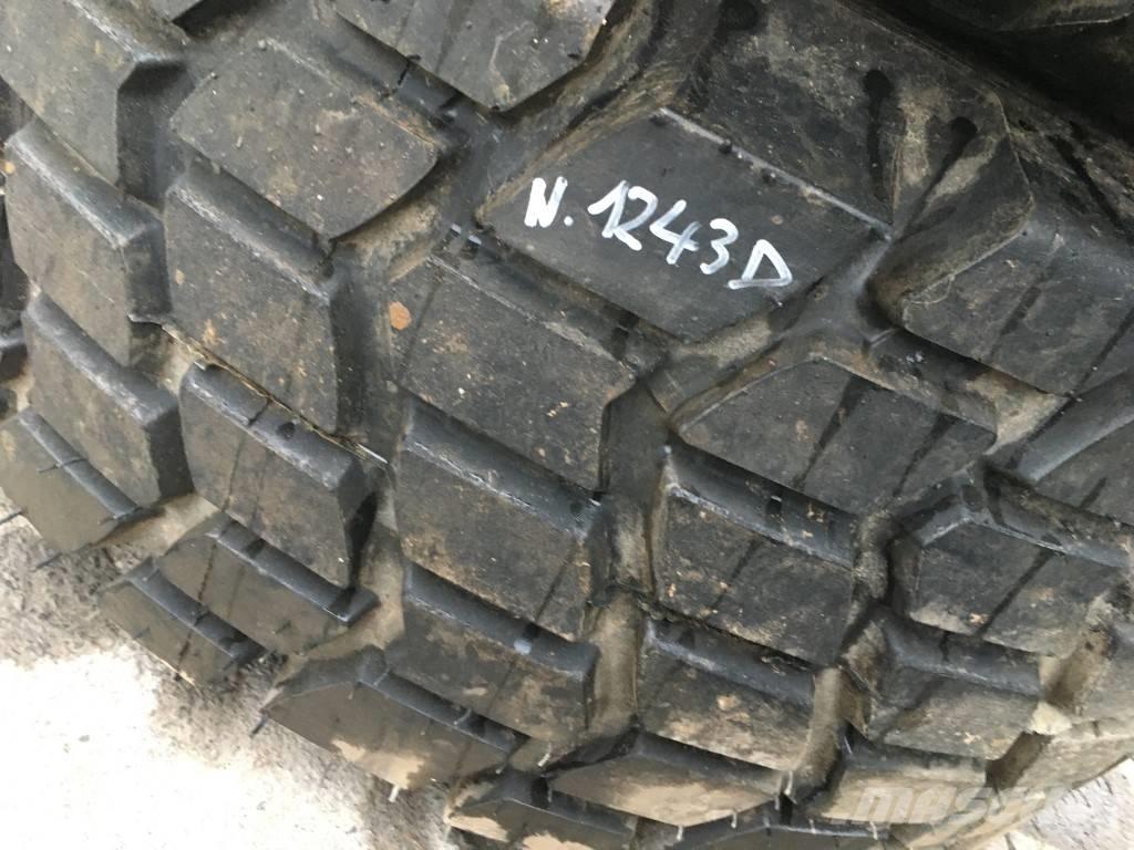  FOR TRAILER 24R23 Banden, wielen en velgen