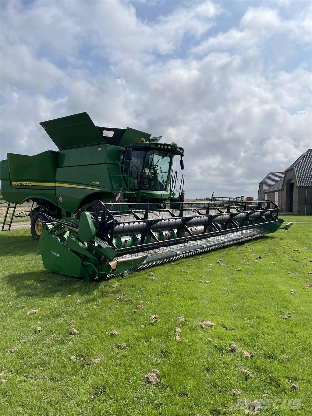 John Deere S 680 Maaidorsmachines