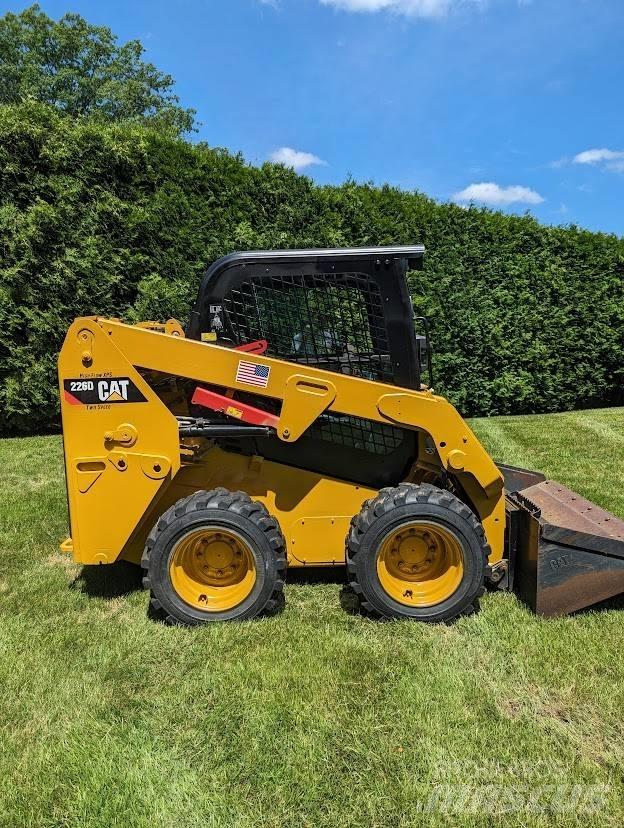 CAT 226 D Schrankladers