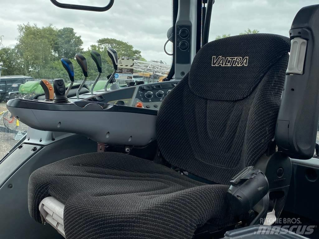 Valtra T 174EA Tractoren