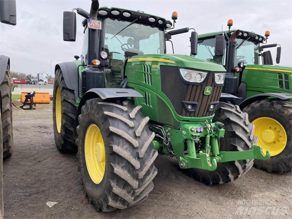 John Deere 6215R Tractoren