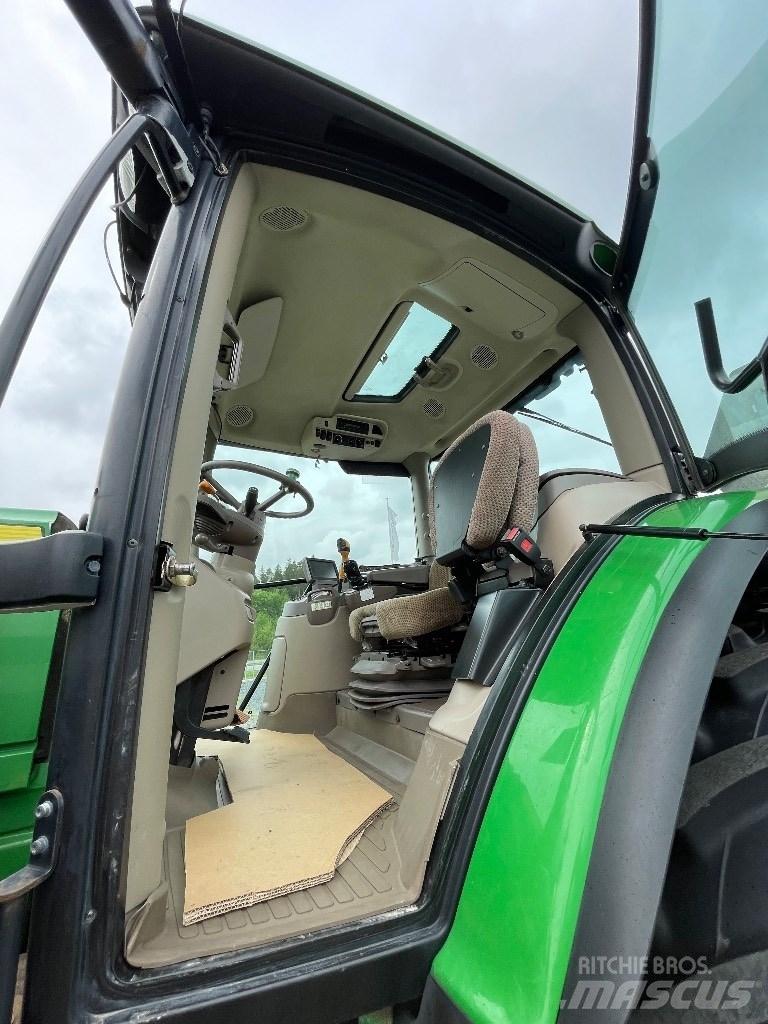John Deere 6210 R Tractoren
