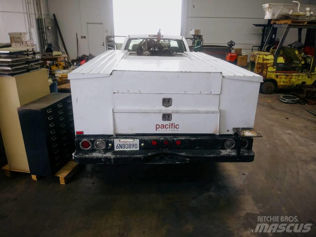 Chevrolet 3500 Bestelwagens met open laadbak