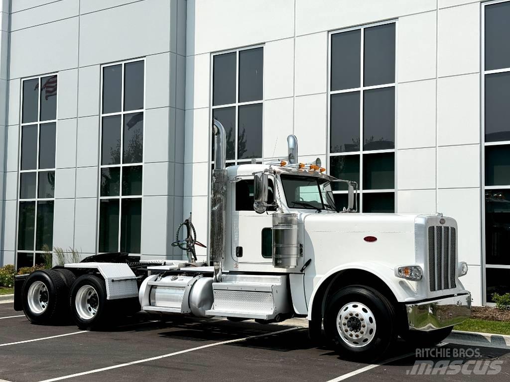 Peterbilt 389 Trekkers