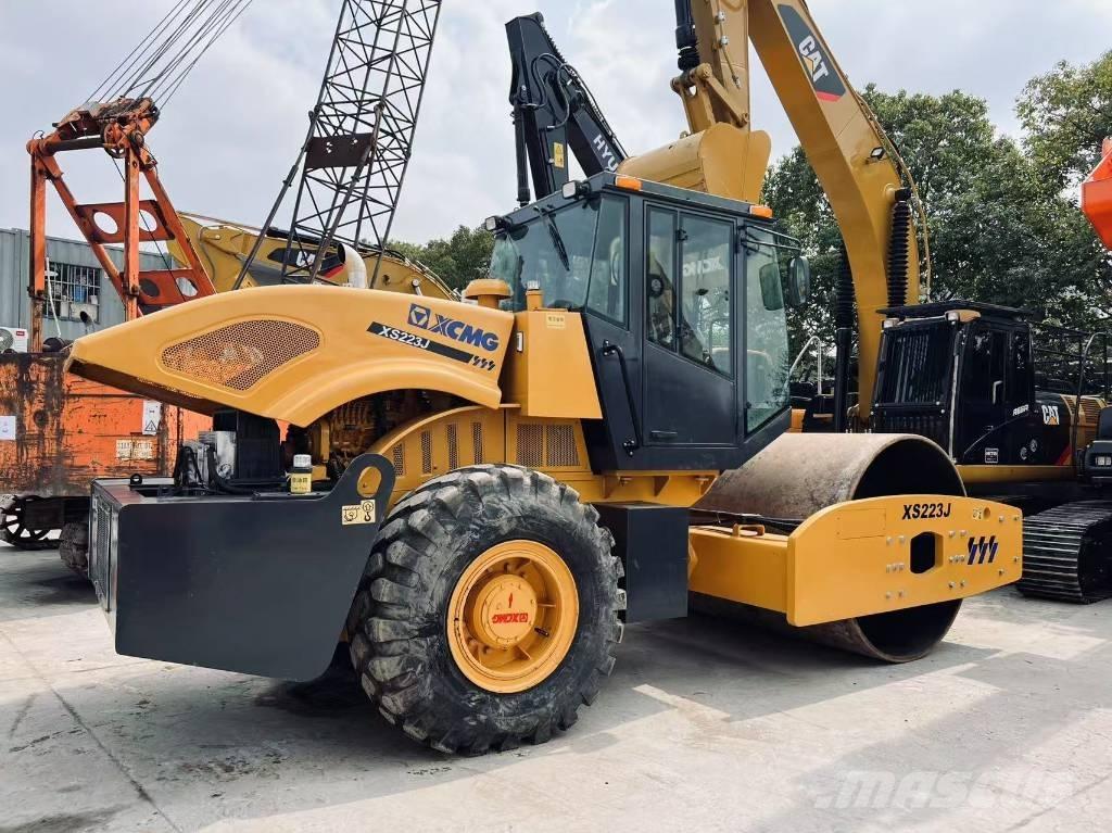XCMG XS 223 J Trilrolwalsen