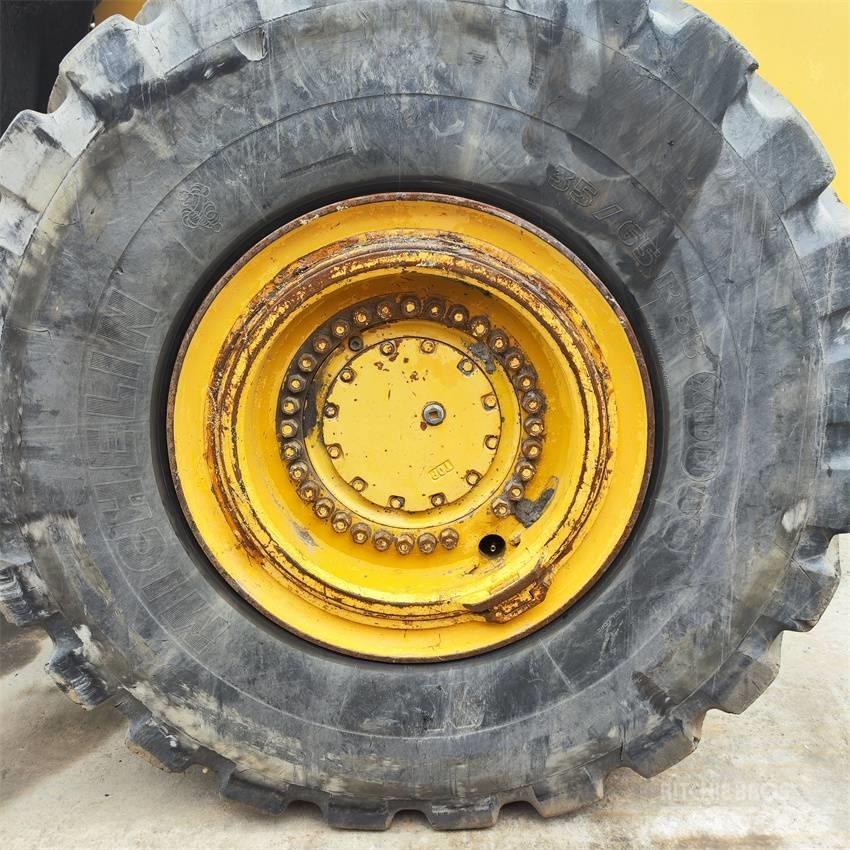 Komatsu WA 600-6 Wielladers
