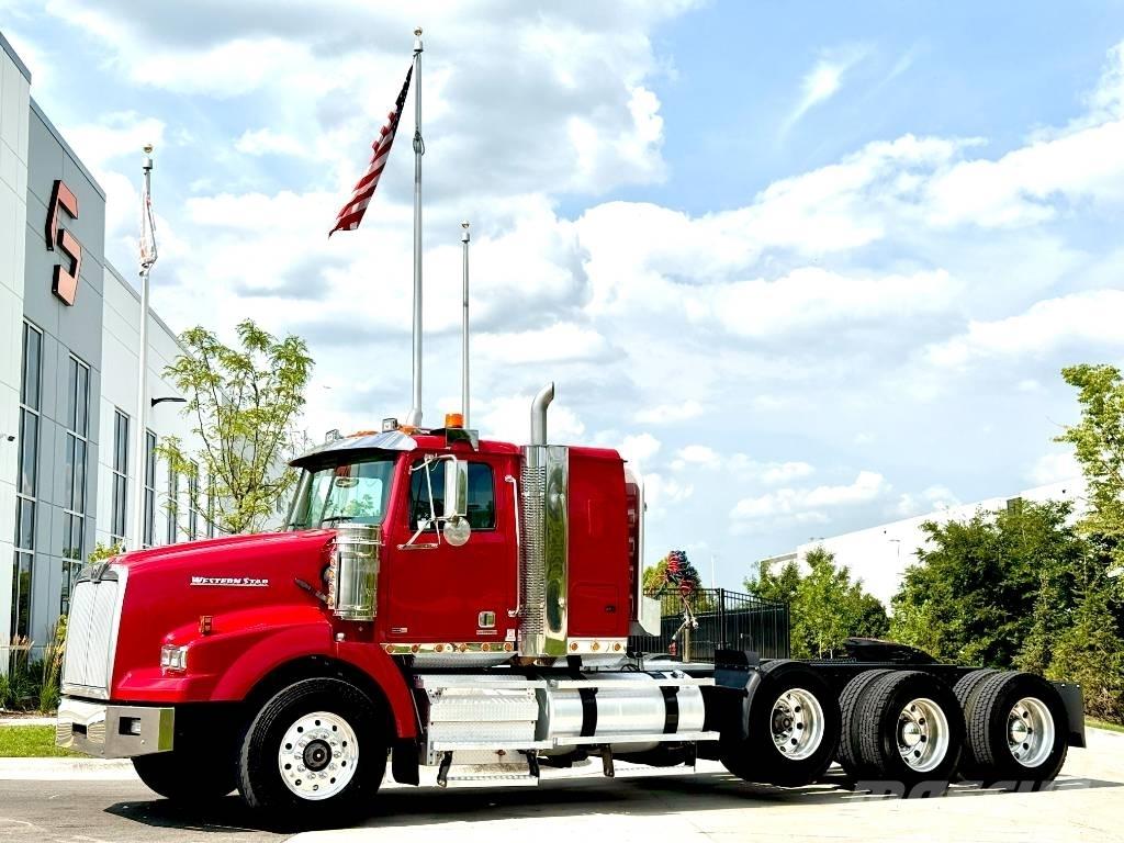 Western Star 4900 SB Trekkers