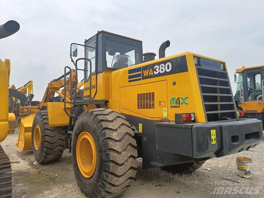 Komatsu WA 380 Wielladers