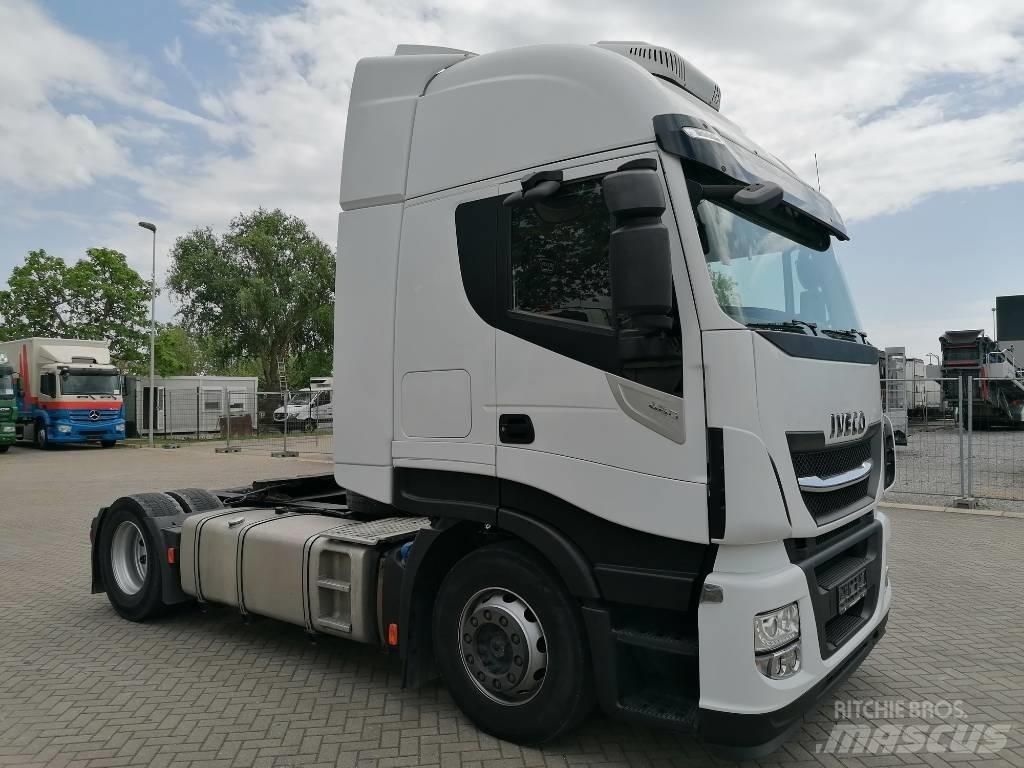 Iveco AS440ST/P Trekkers