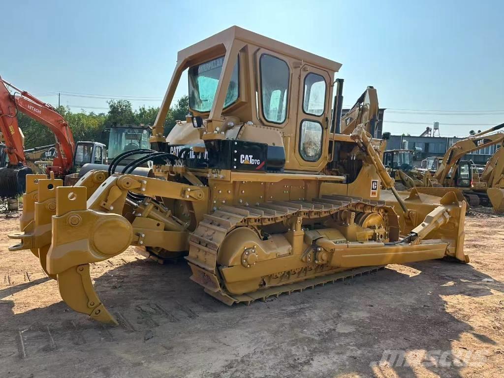 CAT D7G Rupsdozers