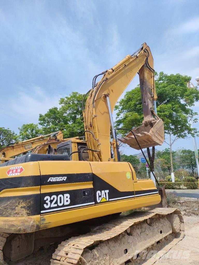 CAT 320 B Rupsgraafmachines
