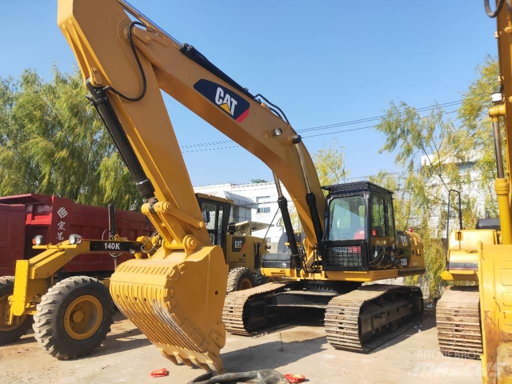CAT 330 D Rupsgraafmachines