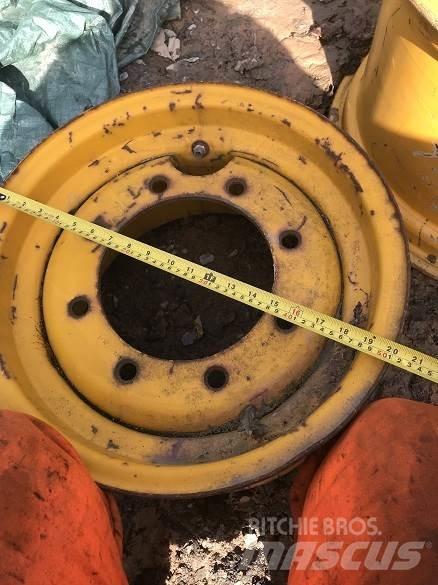  MASSEY FRONT WHEEL Banden, wielen en velgen