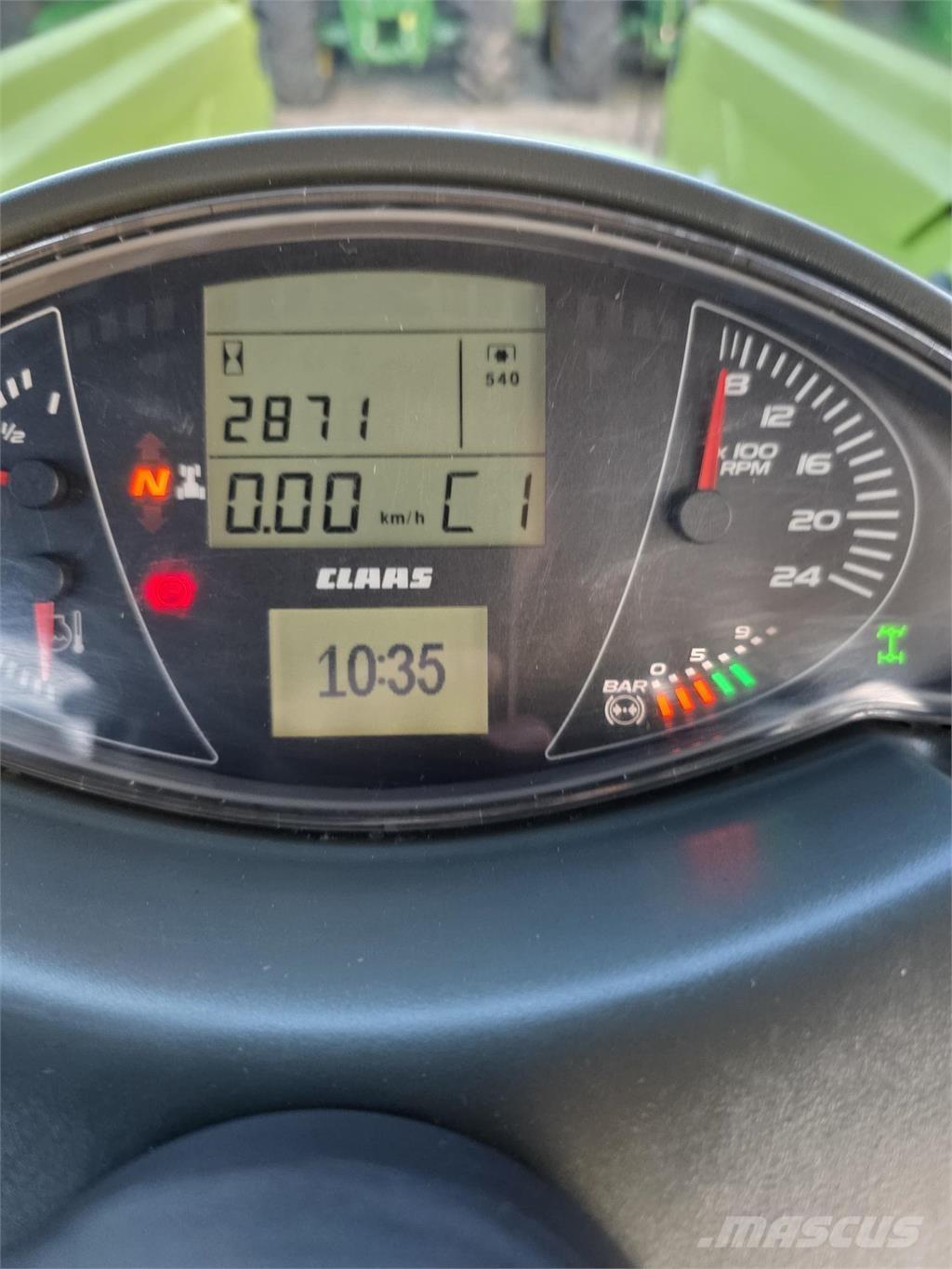 CLAAS Arion 440 Tractoren