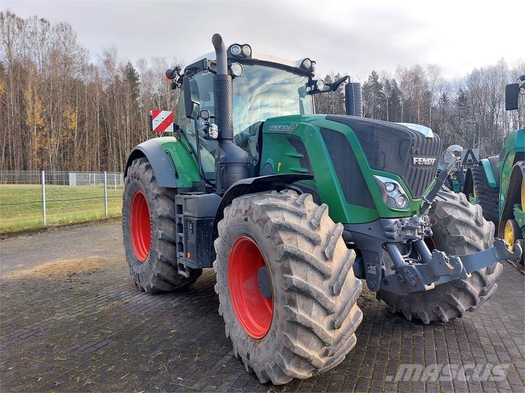 Fendt 824 Vario Tractoren