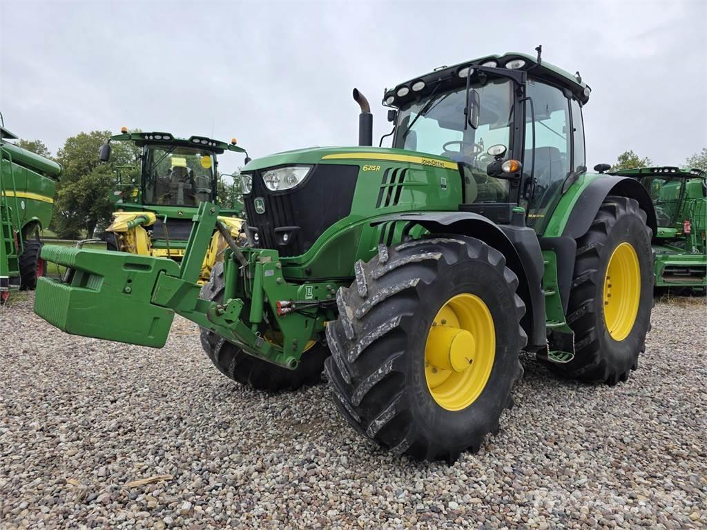 John Deere 6215R Tractoren